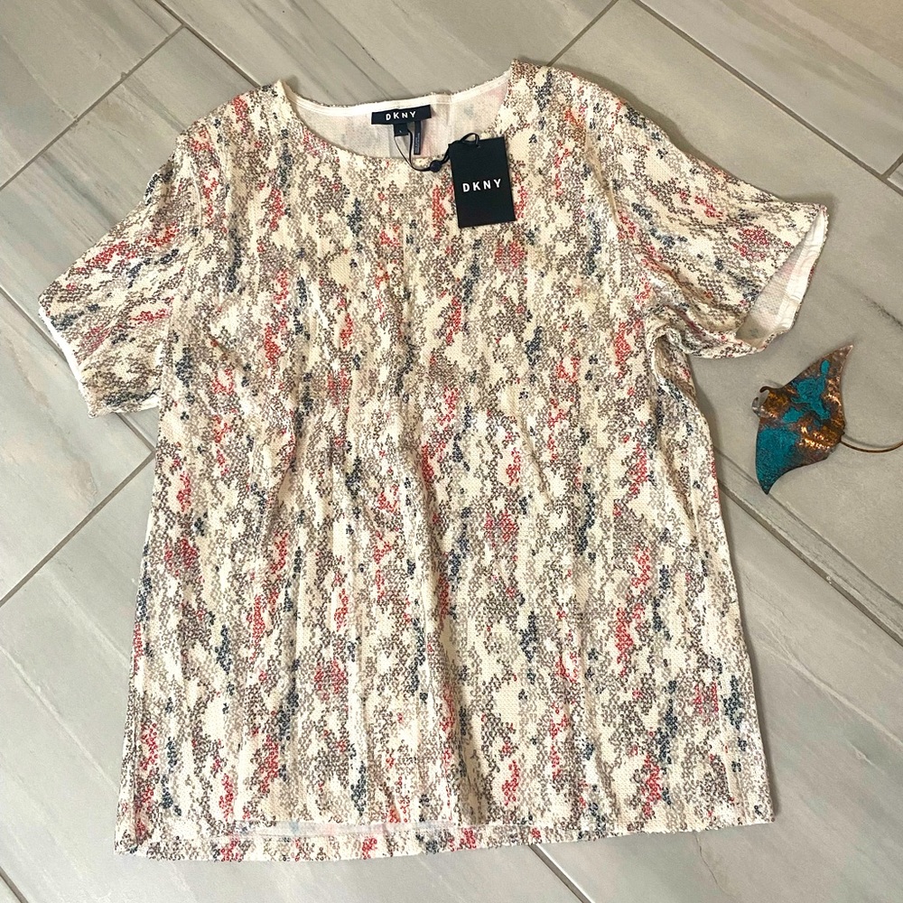 💋PRICE DROP💋DKNY: NWT ✨Sequined✨ Pattern Tee - Size L